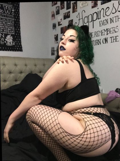 kinkykiaralove OnlyFans picture