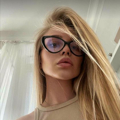 Best Hot Mia OnlyFans Accounts | FansMetrics.com