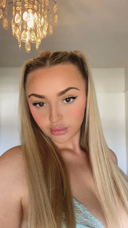 bellaeliza10 OnlyFans picture
