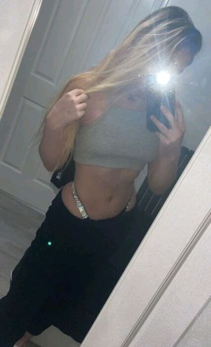 mina-rose OnlyFans picture