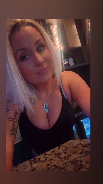 snow_from_next_door OnlyFans picture