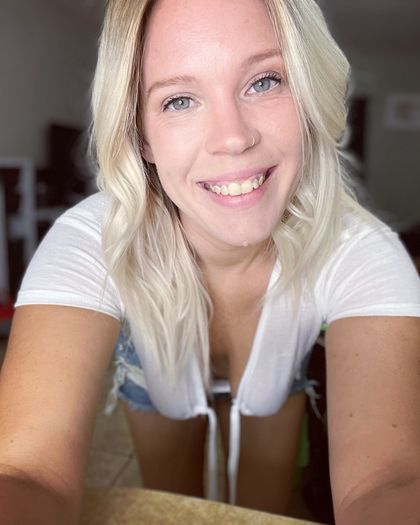 xella OnlyFans picture