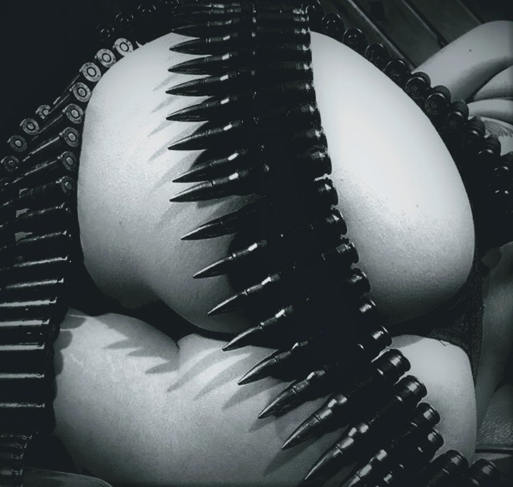 hellilatex OnlyFans profile picture