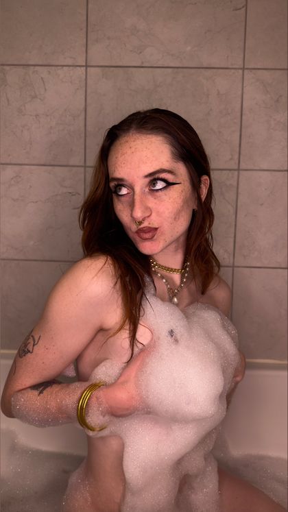 justemmamoooon OnlyFans picture