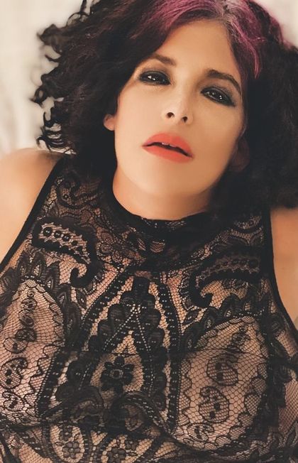 vialynn OnlyFans picture