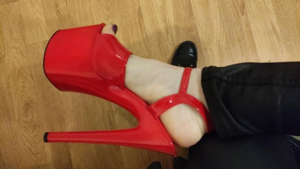 nicoleinheels OnlyFans profile picture