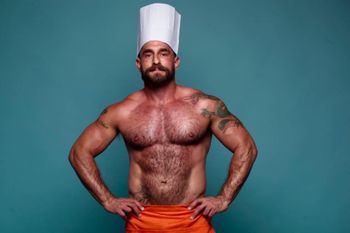Naked the chef bear 
