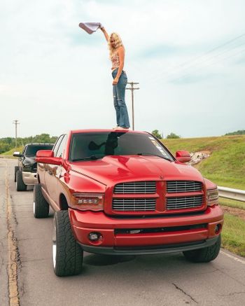 lindsaybercosky OnlyFans - Free Trial - Photos - Socials | FansMetrics.com