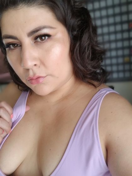 lovelyvee OnlyFans picture