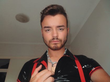 Best Rubbertwunk OnlyFans Accounts | FansMetrics.com