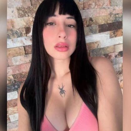carolinecoseey OnlyFans picture