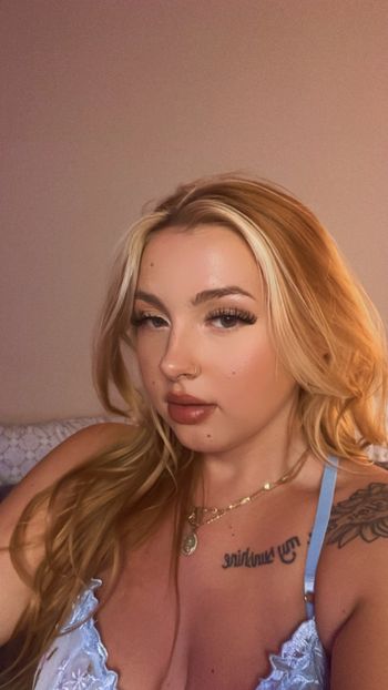 👑