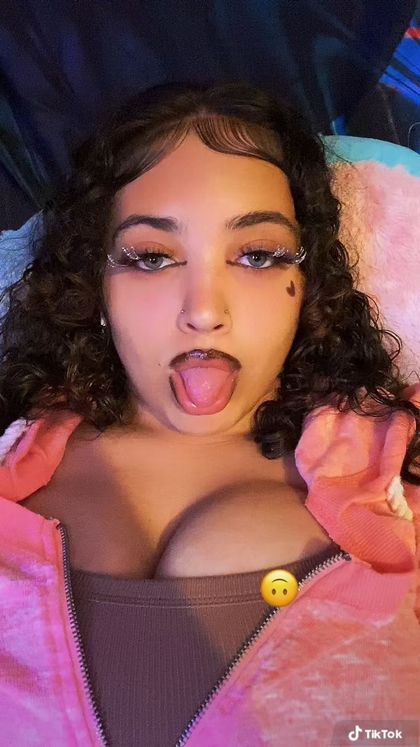 lovelypeach777 OnlyFans picture
