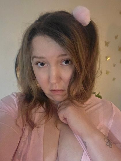 alypug OnlyFans picture