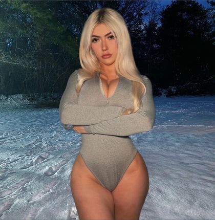 aprilhills OnlyFans picture
