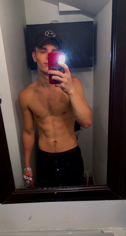 uselessaccounttome OnlyFans picture