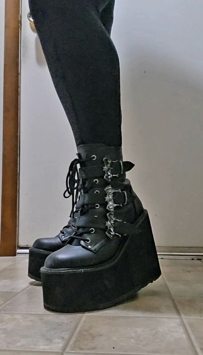 mistress_raven0 OnlyFans picture
