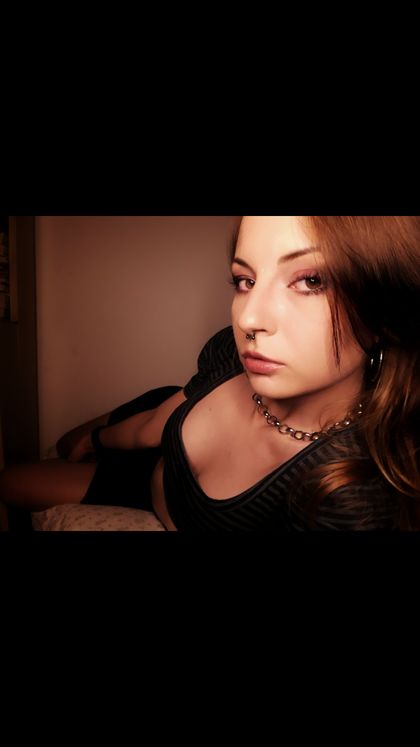 lovelyredwitch1111 OnlyFans picture