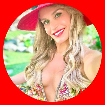 Aspen CougarPetiteHotMatureSexy