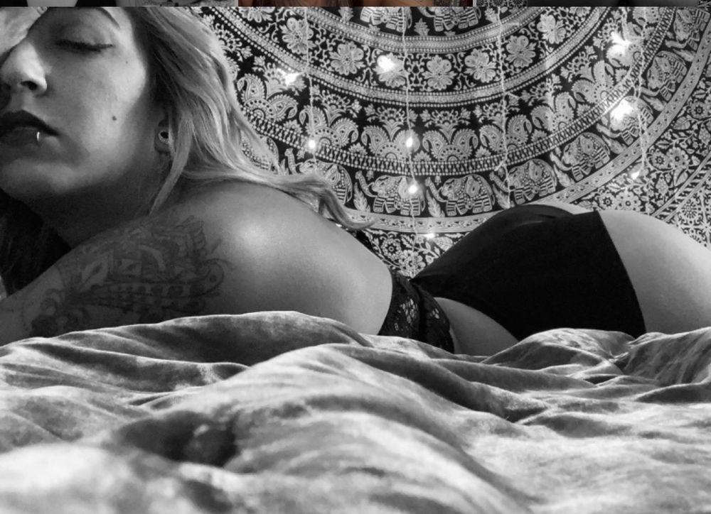 emeliaa OnlyFans profile picture