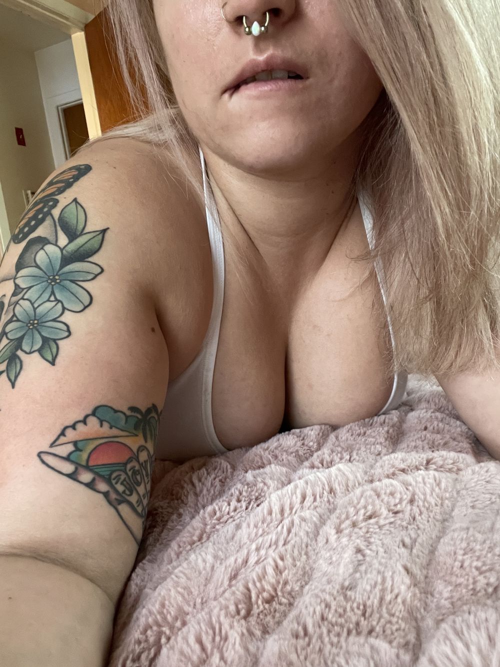 mian0va OnlyFans profile picture
