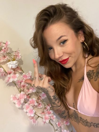 queeniekeev118246 OnlyFans picture