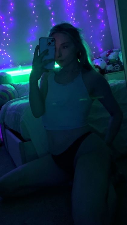 nillamilfshake OnlyFans picture
