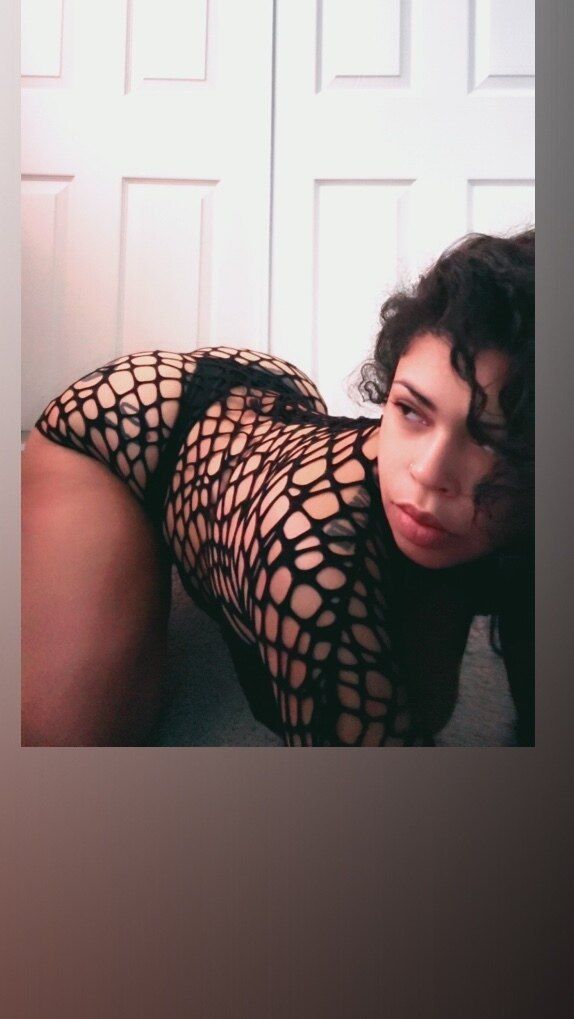theylovesomearie OnlyFans profile picture