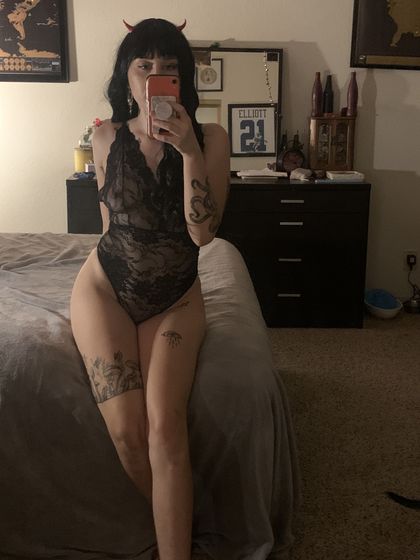 lavenderiris OnlyFans picture