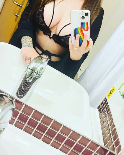 bigbustedgirls OnlyFans picture