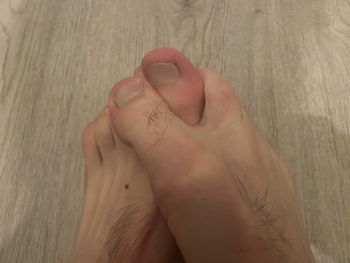 Thomas' feet