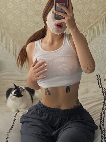 annieyourwife OnlyFans picture
