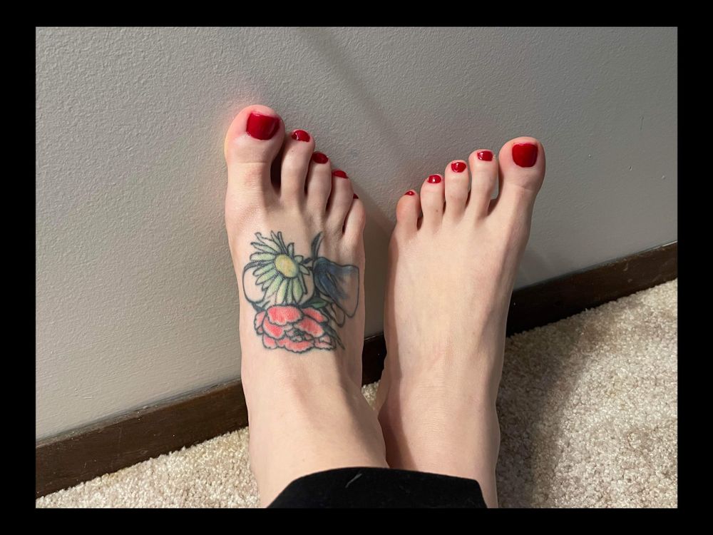 littleredsfeet22 OnlyFans profile picture
