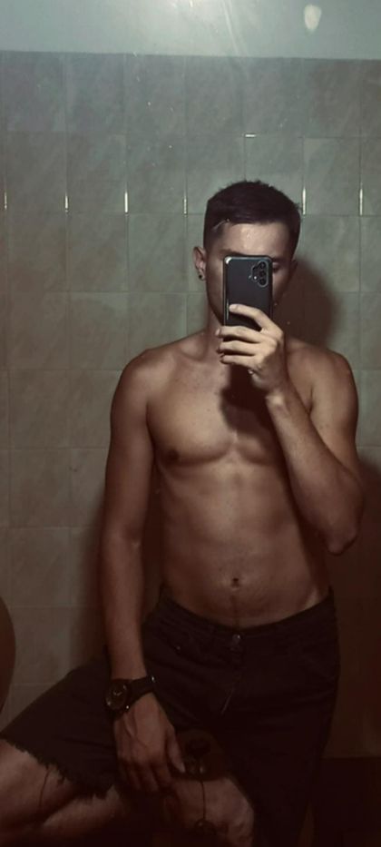 sexyyoungnaughtyxxx OnlyFans picture