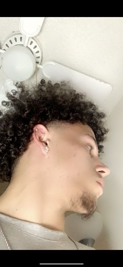 h.0ud1n1 OnlyFans picture