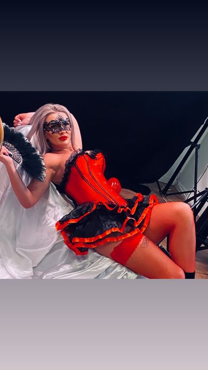 isabelladeluxe OnlyFans picture