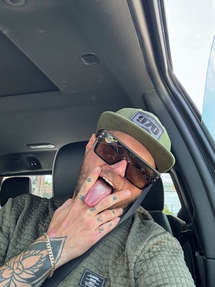 sneekysurfer OnlyFans picture