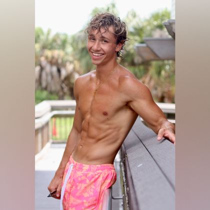 curly_goldenretriever OnlyFans picture