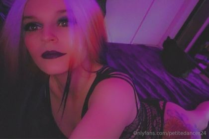 petitedancer24exclusive OnlyFans picture