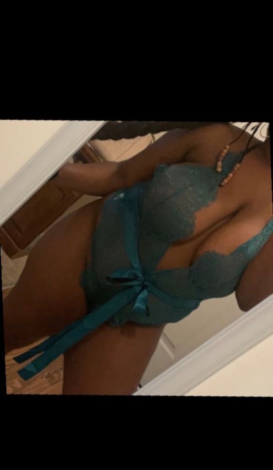 lareinaleonista OnlyFans profile picture