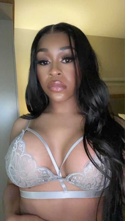 yoshicakes OnlyFans picture