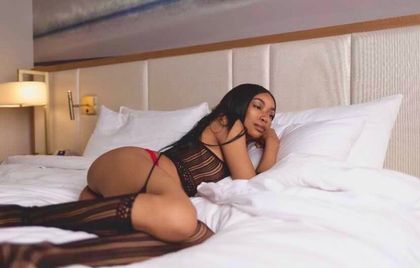 petitemia OnlyFans picture