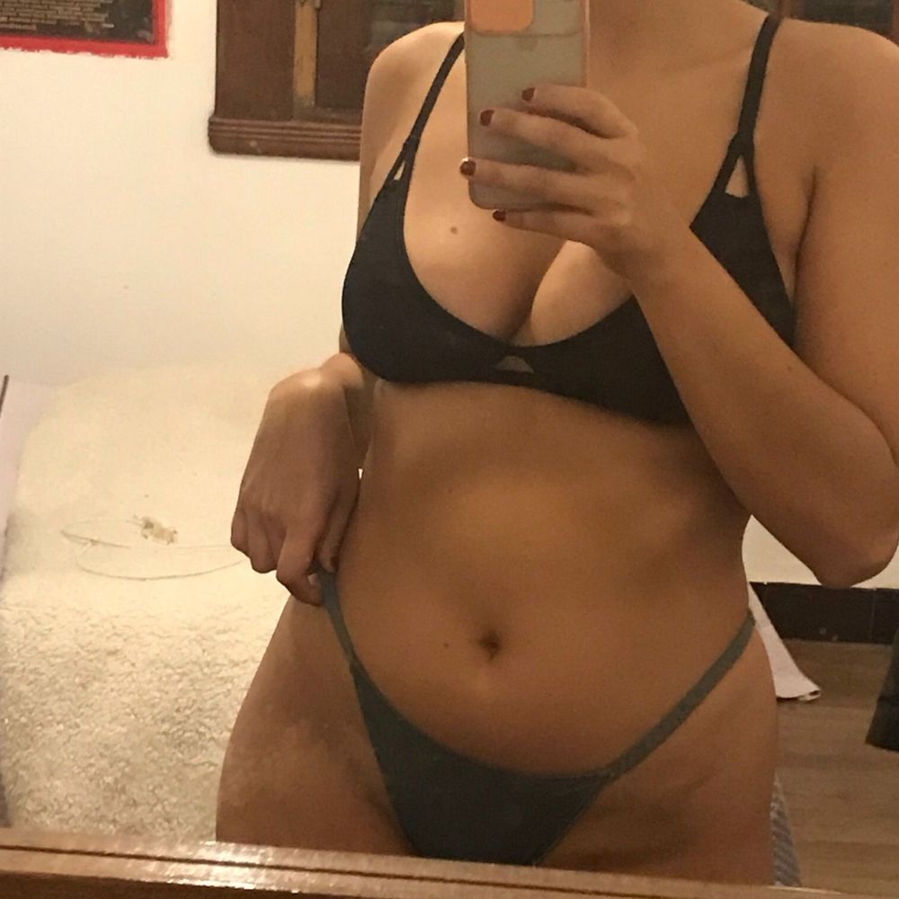 latinaroomate OnlyFans profile picture