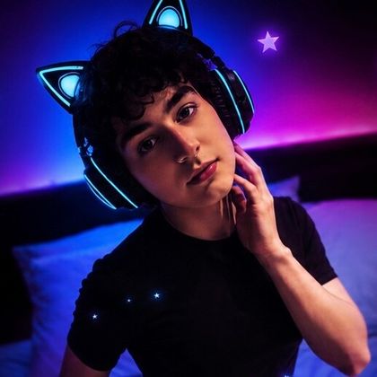 neonstarvyx OnlyFans picture