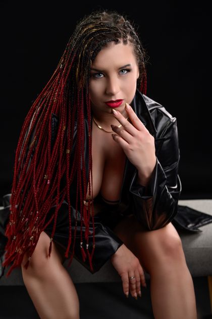 elizanoir OnlyFans picture