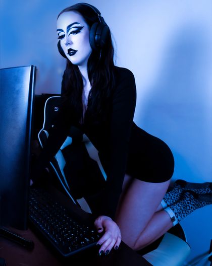 whispersfromthegrave OnlyFans picture