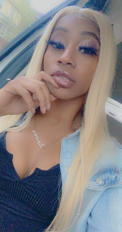 monaatheentertainer OnlyFans picture