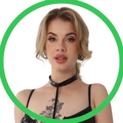 lilyhale OnlyFans picture