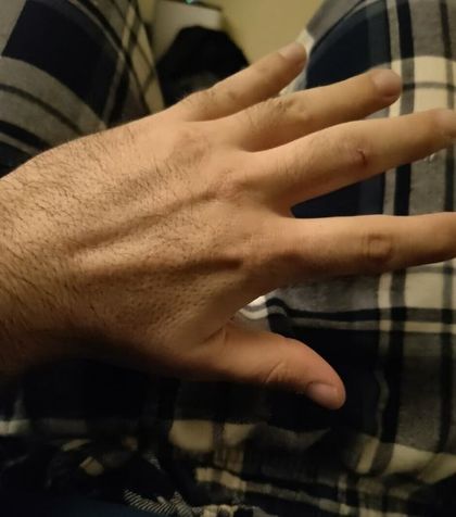guywithhands OnlyFans picture
