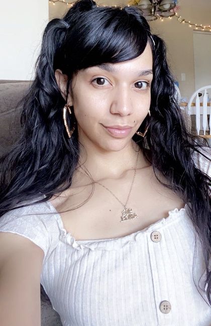 queenbzelle OnlyFans picture